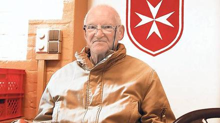 Alfred Dodel, 75, Suppenküchengast bei den Maltesern in Alt Lietzow.