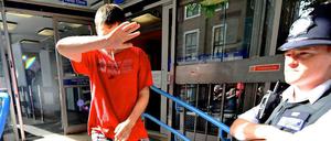 Dieser bereits verurteilte Krawallmacher wird auf Kaution freigelassen.