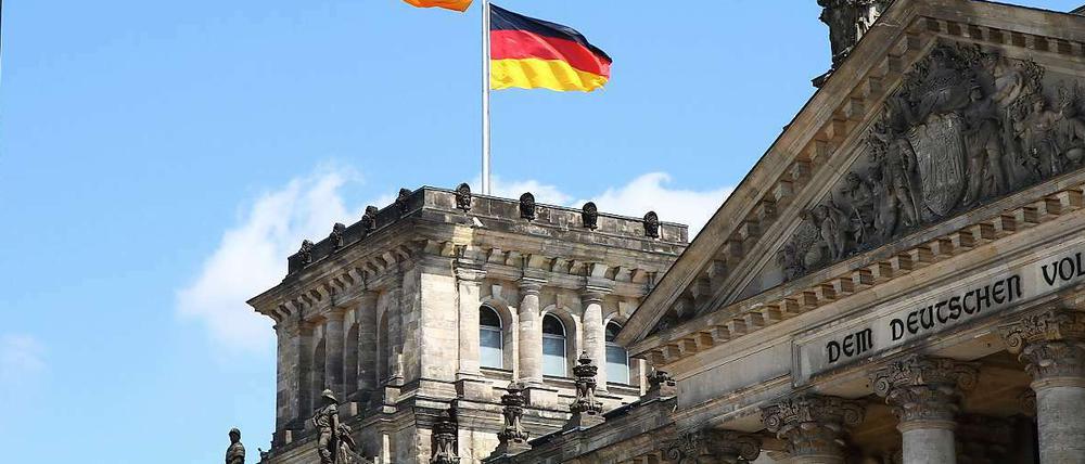 Gesetze im Eiltempo? Bundestagspräsident Norbert Lammert will mehr Zeit, damit das Parlament in Ruhe über den Plan zur Euro-Rettung beraten kann.