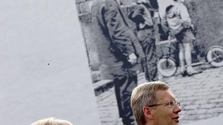 Bundespräsident Christian Wulff kritisiert den Umgang mit der Euro-Krise - und hat damit auch Angela Merkel im Visier.