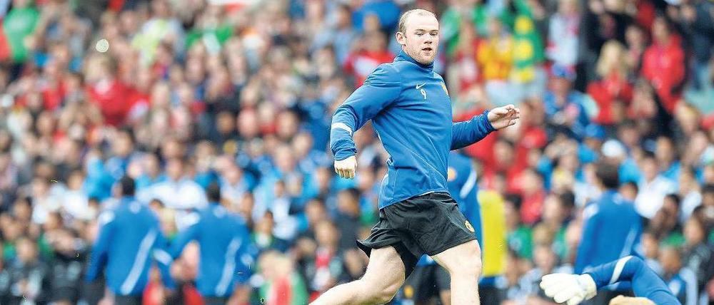 Für die einen ist es eine Trainingseinheit. Für die anderen der längste Werbespot der Welt. Auf Wayne Rooneys Trainingsjäckchen prangt künftig ein Sponsorenlogo.