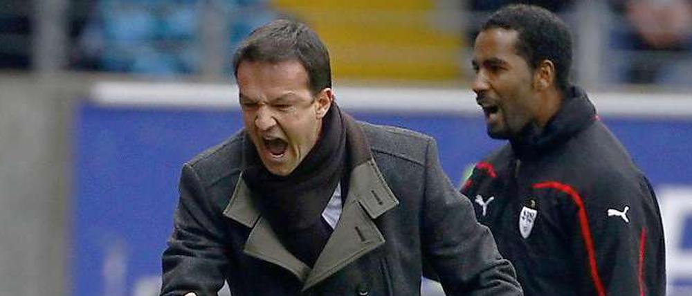 Fredi Bobic, 39, erzielte für den VfB Stuttgart, Borussia Dortmund, Hannover 96 und Hertha BSC 108 Tore in 285 Bundesligaspielen. Ab März 2009 war er Manager des bulgarischen Erstligisten Burgas, seit Juli 2010 ist er Sportdirektor in Stuttgart. 