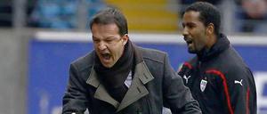 Fredi Bobic, 39, erzielte für den VfB Stuttgart, Borussia Dortmund, Hannover 96 und Hertha BSC 108 Tore in 285 Bundesligaspielen. Ab März 2009 war er Manager des bulgarischen Erstligisten Burgas, seit Juli 2010 ist er Sportdirektor in Stuttgart. 