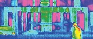 Klimaziele. Nach dem Willen der Bundesregierung – hier ein Wärmebild des Kanzleramts in Berlin – soll der Wärmebedarf bundesweit bis 2020 um 20 Prozent sinken. Foto: dpa