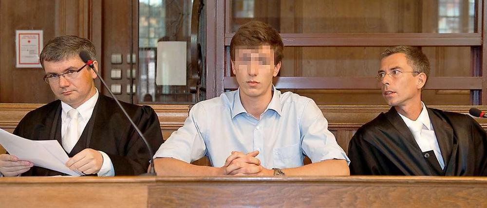 Prozess-Auftakt: Torben P. (18) ist nach der Attacke auf dem U-Bahnhof Friedrichstraße des versuchten Totschlags angeklagt. Ein Spross aus „gutem Haus“, Juristensohn, ein Oberschüler, der Arzt werden will oder Anwalt.