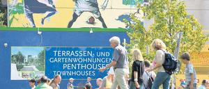 Der Mauerpark macht den Unterschied. Wo einst DDR-Bürger auf die bedrohliche Mauer mit Todesstreifen blickten, sind die Mieten heute höher als in anderen Teilen der Bundeshauptstadt. Mieter im unmittelbaren ehemaligen Grenzareal zahlen durchschnittlich 70 Cent mehr pro Quadratmeter als Mieter westlich des Mauerstreifens. Foto: snapshot-photography
