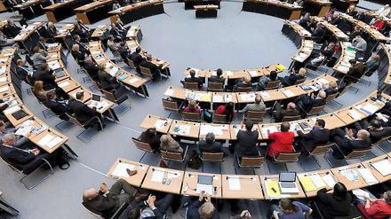 Mindestens 130 Parlamentarier gehören zum Abgeordnetenhaus. Nach dem 18. September beginnt das große Stühlerücken.