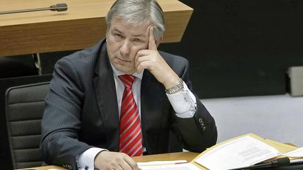Unter Kontrolle der Parlamentarier: Klaus Wowereit, Regierender Bürgermeister, auf der Senatsbank im Abgeordnetenhaus.