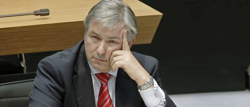 Unter Kontrolle der Parlamentarier: Klaus Wowereit, Regierender Bürgermeister, auf der Senatsbank im Abgeordnetenhaus.