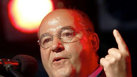 Bockige Parteigenossen: Gregor Gysi dringt mit seinem Vorschlag, der linksradikalen "Jungen Welt" keine Anzeigen mehr zukommen zu lassen, wohl nicht durch.