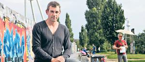 Ostalgisch. Schriftsteller Wladimir Kaminer im Mauerpark.