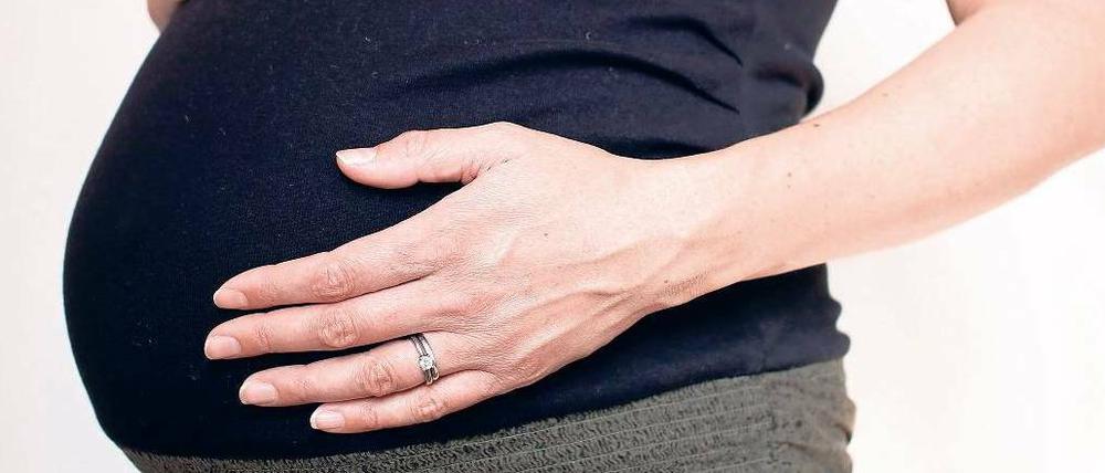 Mutters Küche. Bis auf wenige Ausnahmen reicht eine normale, ausgewogene Kost in der Schwangerschaft völlig aus. Foto: picture-alliance/empics