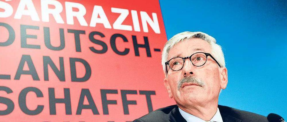 Ein Mann, ein Buch. Berlins Ex-Finanzsenator Thilo Sarrazin hat mit seinem Bestseller nicht nur seinen eigenen Haushalt saniert, sondern auch viel öffentlichen Gesprächsstoff geliefert. 