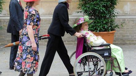 Rund 700 Gäste aus dem deutschen und internationalen Hochadel sind zur Hohenzollern-Hochzeit in der prachtvollen Umgebung von Sanssouci geladen.