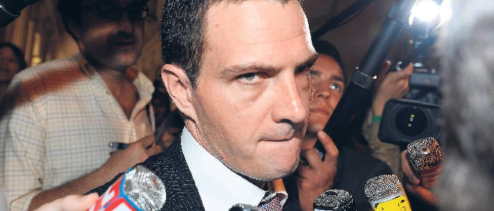 Der Ex-Händler. Der Franzose Jérôme Kerviel hatte bei Börsengeschäften für die Großbank Société Générale rund 4,9 Milliarden Euro verzockt. Wegen Veruntreuung, Fälschung und betrügerischer Manipulation wurde er im Oktober 2010 zu fünf Jahren Haft und der Rückzahlung der verzockten Summe verurteilt. Foto: dpa