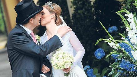 Küsschen. Georg Friedrich Prinz von Preußen und Sophie Prinzessin von Isenburg.