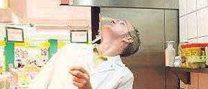 Genau hinschauen. 2500 Prüfer gibt es derzeit in ganz Deutschland.