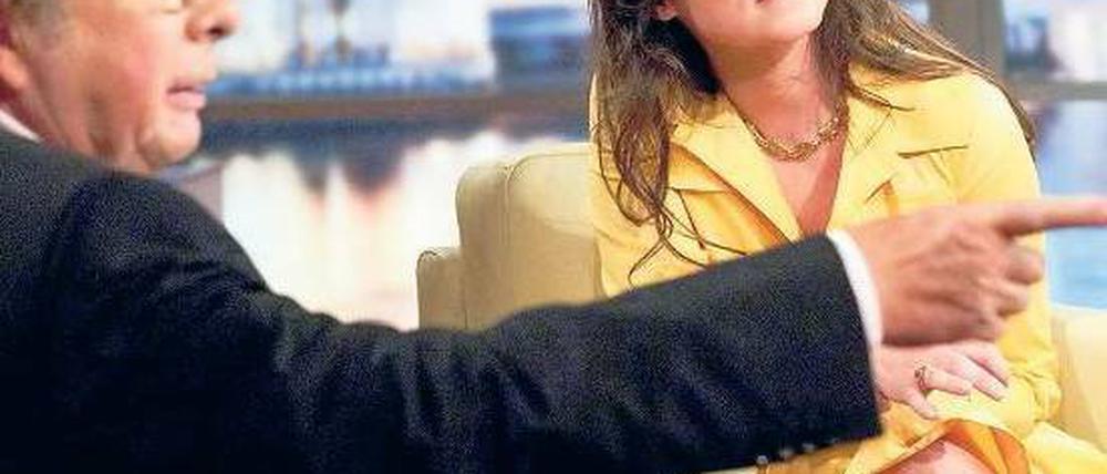 Ein Mann gibt alles. Hellmuth Karasek engagiert sich heftig beim Thema „Sexualmoral 2011“. „Schoßgebete“-Autorin Charlotte Roche schweigt. Foto: ARD
