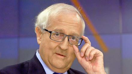 FDP-Fraktionschef Rainer Brüderle findet: Ohne Zustimmung des Parlaments, muss der Finanzminister beim Rettungsschirm mit Nein stimmen.