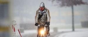 Der Winter ist da, doch viele Berliner lassen sich dadurch nicht vom Radfahren abhalten - wie man sieht. Liebe Leserinnen und Leser: Senden Sie uns Ihre Berliner Radfahr-Fotos an leserbilder@tagesspiegel.de