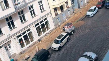 Mysteriöse Schützengräben. Gegen wen will sich die Straße verteidigen?