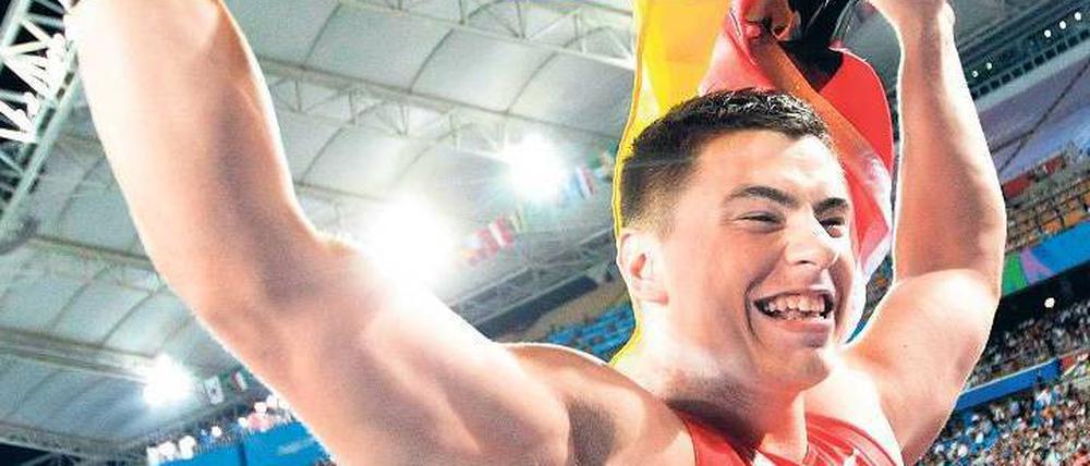 Von sich selbst überrascht. David Storl wollte in Daegu eigentlich nur unter die besten sechs Kugelstoßer der Welt kommen, stattdessen holt er Gold. Foto: dapd