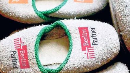 Berliner Filz. Korruptionsvorwürfe, undurchsichtige Machenschaften, intransparente Vergabeverfahren – der Stoff, aus dem Pantoffeln sind, taugt nicht als Werbung für die Stadt Berlin. 