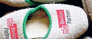 Berliner Filz. Korruptionsvorwürfe, undurchsichtige Machenschaften, intransparente Vergabeverfahren – der Stoff, aus dem Pantoffeln sind, taugt nicht als Werbung für die Stadt Berlin. 