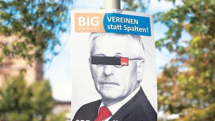 Gegenwahlkampf. Die BIG-Partei wirbt um Stimmen mit einem anonymisierten SPD-Politiker (Name ist der Redaktion bekannt). 