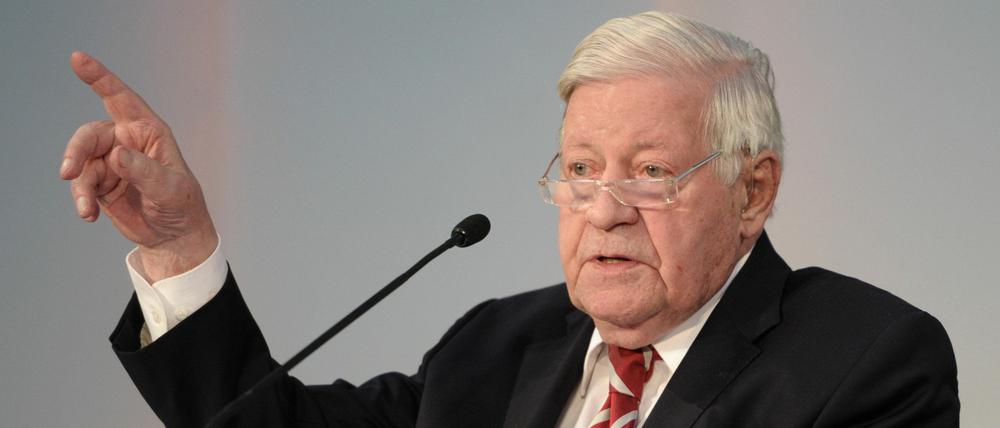 Helmut Schmidt schließt sich Helmut Kohls Kritik an der deutschen Europa-Politik an.