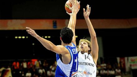 Dirk Nowitzki spielte erstmals seit Olympia 2008 wieder im Nationaltrikot.