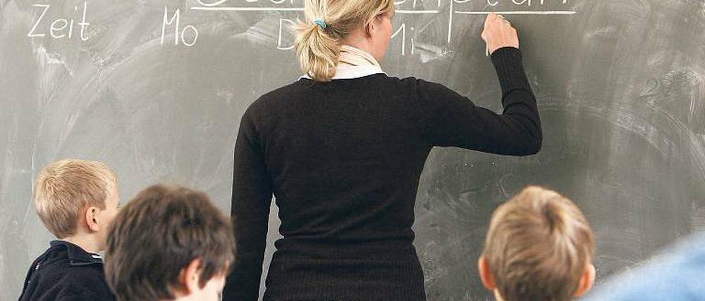 Besser qualifizieren. Die Lehrerausbildung muss dringend reformiert werden. Denn Brandenburg wird in den kommenden Jahren tausende Pädagogen neu einstellen müssen. Foto: ddp