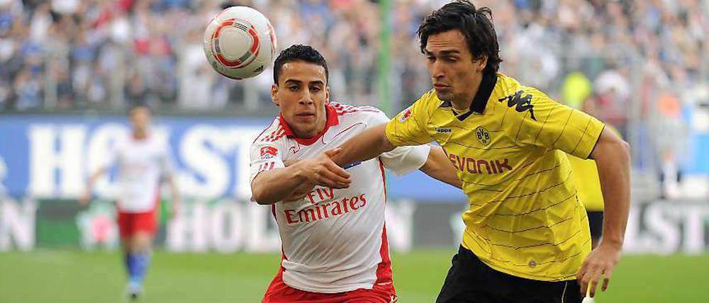 Dortmund-Stopper: Änis Ben-Hatira (l.) hatte mit dem Hamburger SV eine gute Bilanz gegen den BVB.