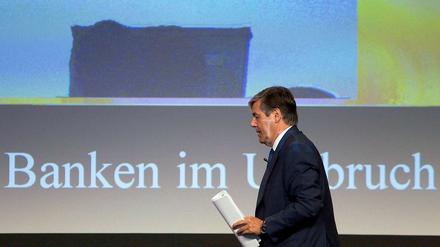 Die europäischen Banken haben nicht nur mit einem Umbruch zu kämpfen, sondern - nach Ansicht von Deutsche-Bank-Chef Ackermann - auch mit der neuen IWF-Chefin Lagarde.