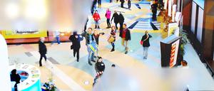 Unverfänglich. Freundinnen im Einkaufszentrum können unbeschwerter zusammen sein als in einer privaten Diskussionsrunde.