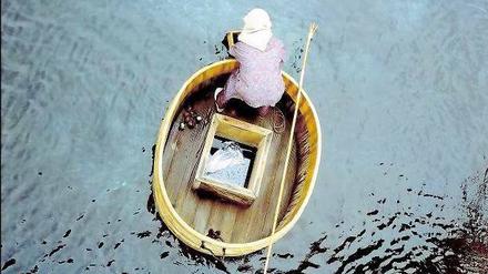 Seeschneckenfischerin vor der Insel Sado, aus Ulrike Ottingers Film „Unter Schnee“. 