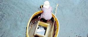 Seeschneckenfischerin vor der Insel Sado, aus Ulrike Ottingers Film „Unter Schnee“. 