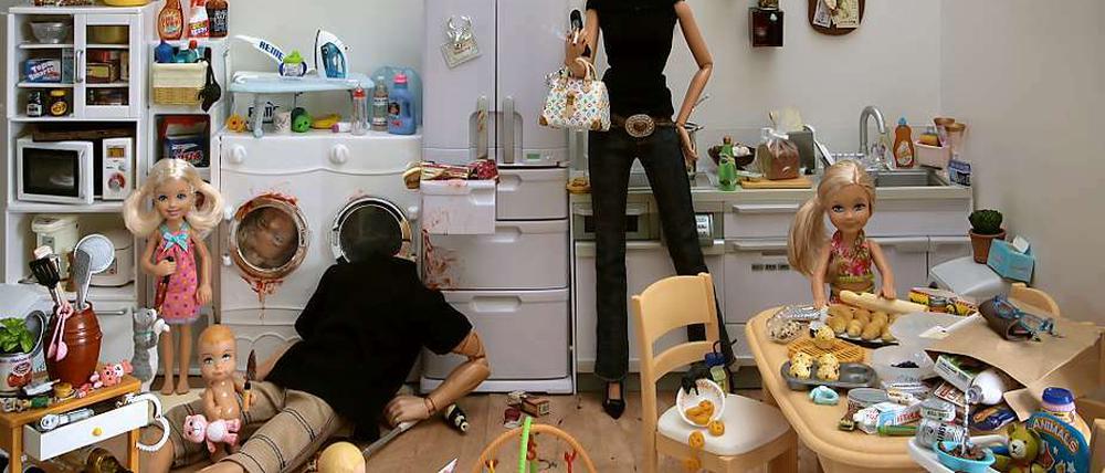 Mariel Claytons Konzeptkunst zeigt Barbie von ihrer tödlichen Seite.