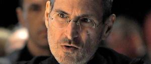 Steve Jobs gibt seinen Rückzug als CEO von Apple bekannt.