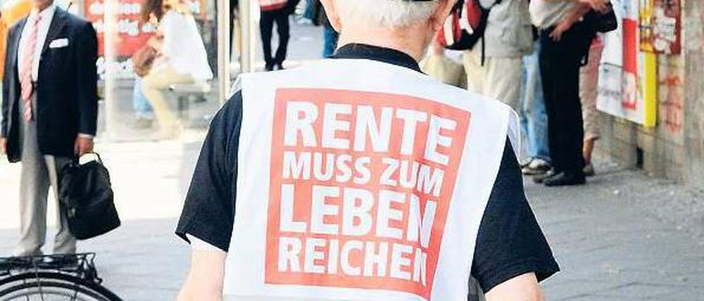 Vage Hoffnung. Ob sich der Protest lohnt? Profitieren von den Plänen wird mittelfristig nur, wer 45 Beitragsjahre und dazu private Vorsorge nachweisen kann.