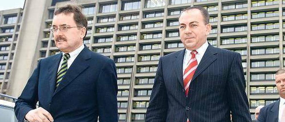 Die Ehemaligen. Einst waren Jürgen Stark (links) und Axel Weber mächtige Weggefährten. Nun sind beide nicht mehr im Amt.