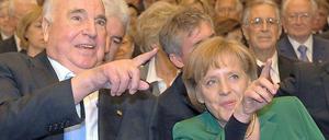 Nicht immer einer Meinung - Altkanzler Kohl und die heutige Amtsinhaberin Merkel.