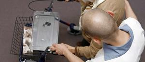 Um an höhere Entgeltsätze der Krankenkasse zu gelangen, sollen höhere Pflegestufe der Bedürftigen vorgetäuscht worden sein.