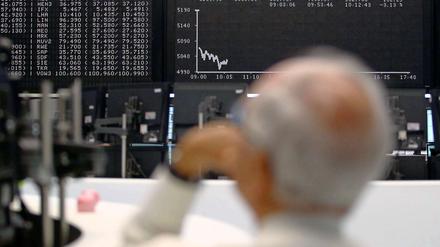 Kein guter Start in den Tag. An der Frankfurter Börse kennt der Leitindex zunächst nur eine Richtung: abwärts.