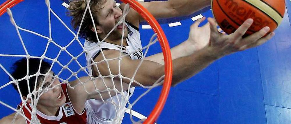Die litauischen Basketballfans können sich für die Außenseiter-Teams kaum begeistern. Das Stadion bleibt bei manchen Spielen halbleer.