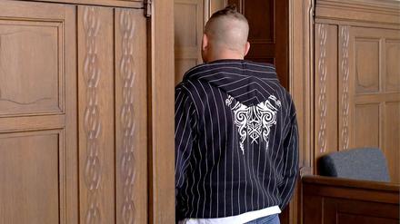 Der Angeklagte vor dem Berliner Landgericht.