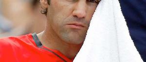 Man sah Roger Federer die Enttäuschung an, nachdem er zwei Matchbälle gegen den Weltranglistenersten Novak Djokovic vergeben hatte.