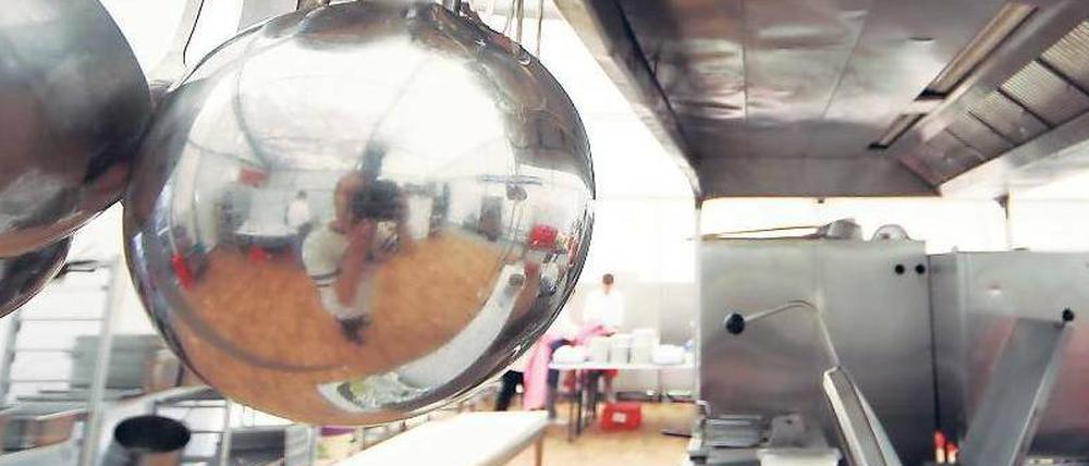 Alles sauber? Rund 80 Lebensmittelkontrolleure gibt es in Berlin. 