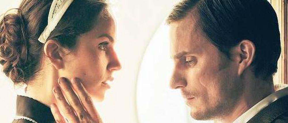 Mit Fanbindung. Der Erotikfilm „Hotel Desire“ mit Clemens Schick und Saralisa Volm entstand als erste deutsche Produktion komplett mit Hilfe von Crowdfunding.