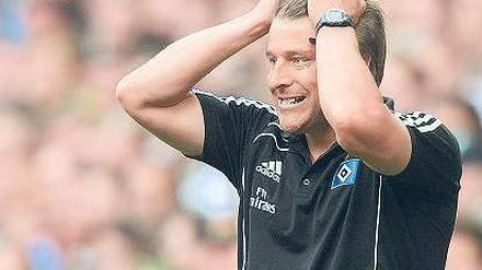 Akute Glatzengefahr. Spiele von Michael Oennings Team sind derzeit nichts für Menschen, die Wert auf gepflegte Frisuren legen. Foto: Reuters